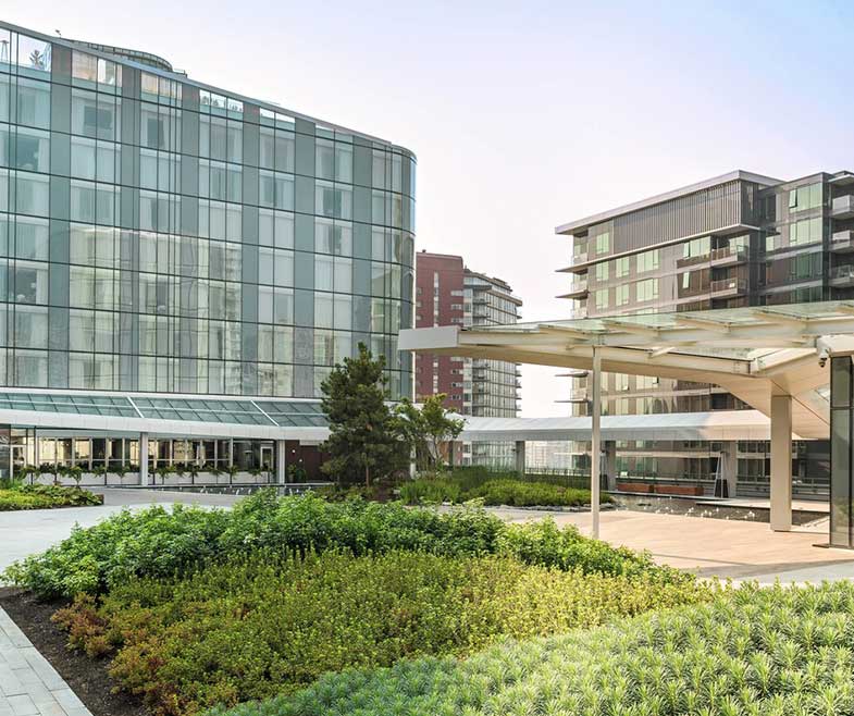 At JW Marriott Parq Vancouver, our luxurious experiences have an energy you won’t find anywhere else, making it your perfect playground. It starts with our Vancouver...


 	 Address: 39 Smithe Street, Vancouver V6B 0R3 Canada
 	  Phone: +1 604 676 0888
 	  Ports Level 2: 16x  Cost: Free